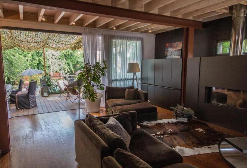 Номер Стандарт Вид на Сад, Bed And Breakfast Shandita