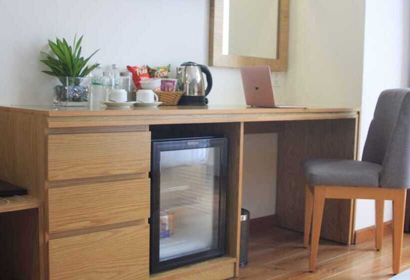 اتاق لوکس با چشمانداز شهر, Ale Nha Trang