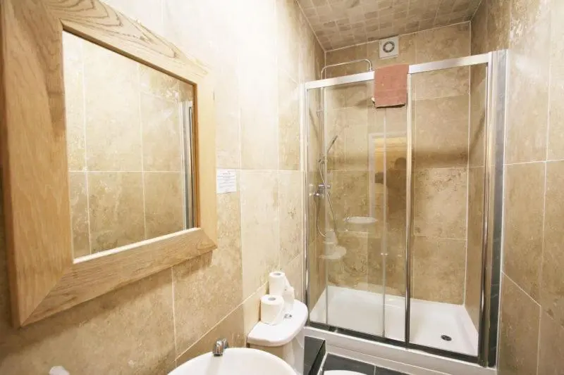 Standard Yhden Hengen Huone, Central Studios Gloucester Place By Roomsbooked