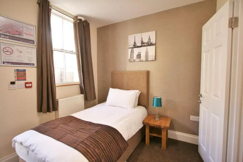 Standard Yhden Hengen Huone, Central Studios Gloucester Place By Roomsbooked