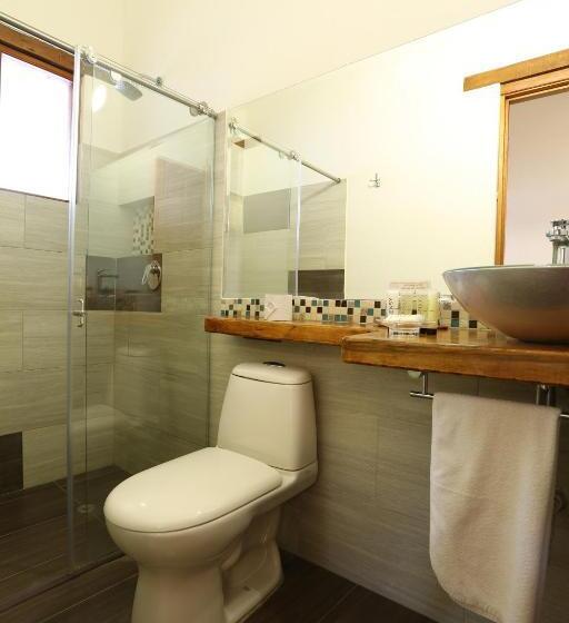 디럭스 룸 킹사이즈 침대, Fontana Plaza