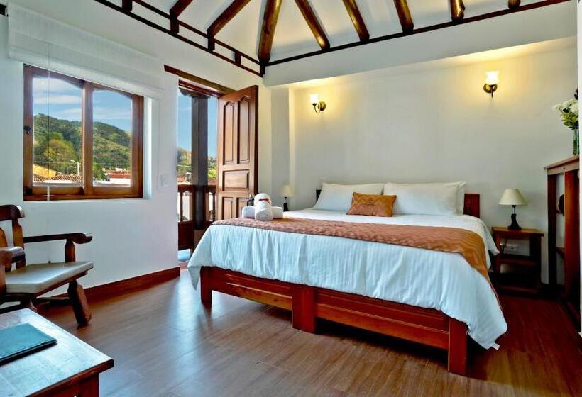 디럭스 룸 킹사이즈 침대, Fontana Plaza