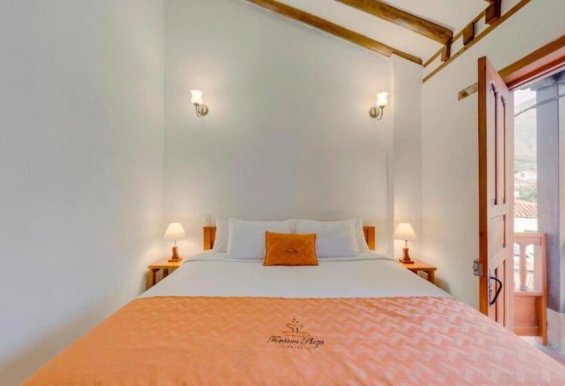 디럭스 룸 킹사이즈 침대, Fontana Plaza