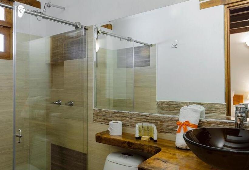 패밀리 룸, Fontana Plaza