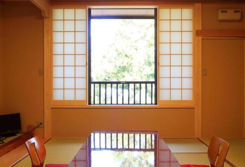 חדר סטנדרט לארבעה, Nobori