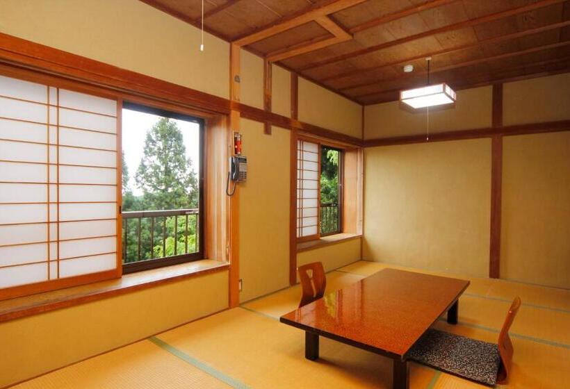 חדר משפחתי, Nobori