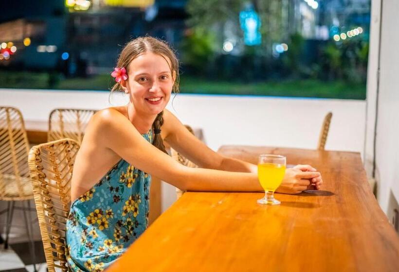 バルコニー付きスタンダードルーム, The Nest Canggu