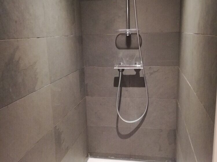 اتاق استاندارد, La Tour Gregoire