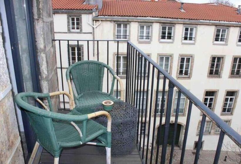 استودیو استاندارد با تخت کینگ, La Tour Gregoire