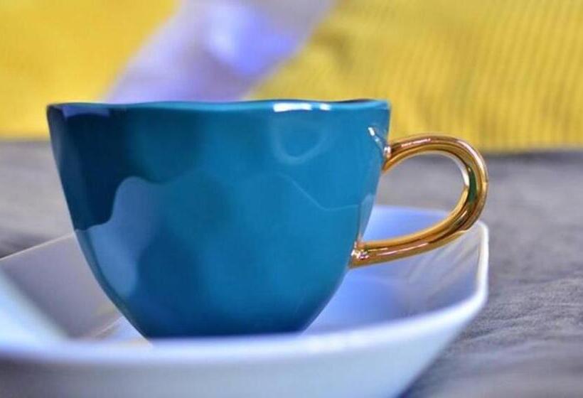 استودیو استاندارد با تخت کینگ, La Tour Gregoire