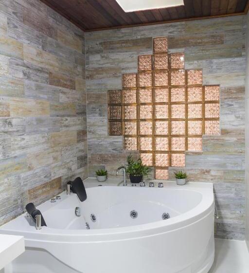 מיטת קינג בסוויטה, Colonial Andino   Parque Principal De Pitalito