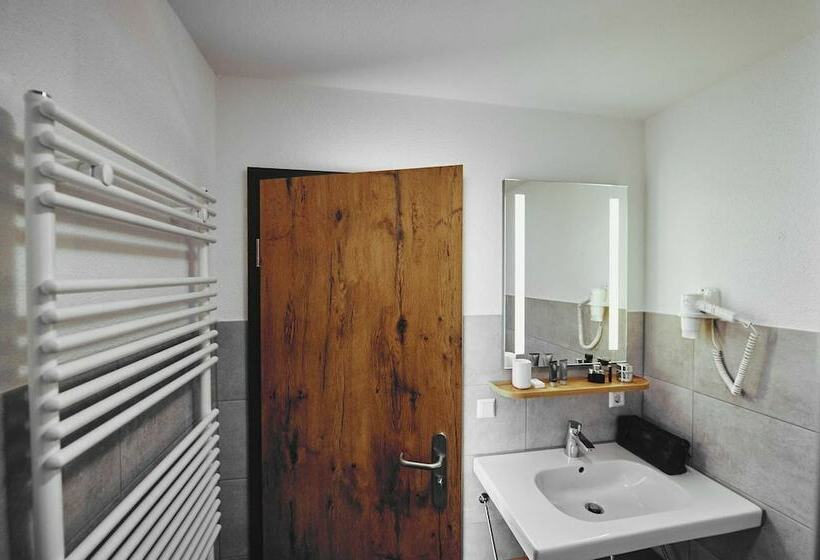 Номер Стандарт, Die Burg