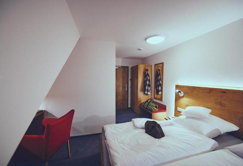 Номер Стандарт, Die Burg