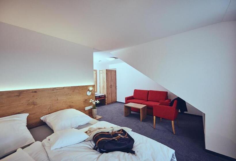 Номер Superior, Die Burg