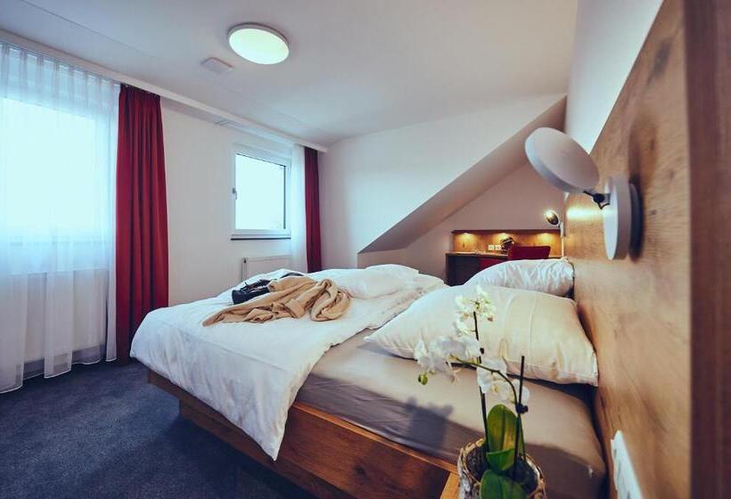 Номер Superior, Die Burg