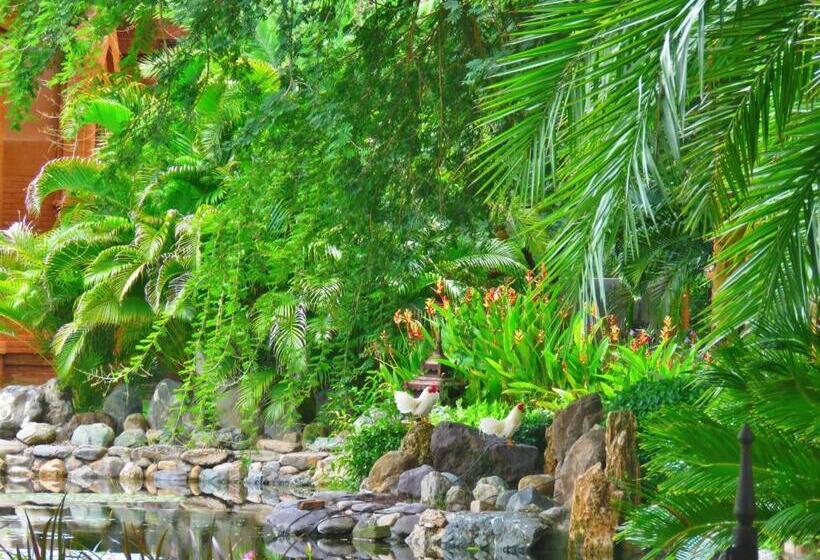Suite with lake view, Heritage Bagan