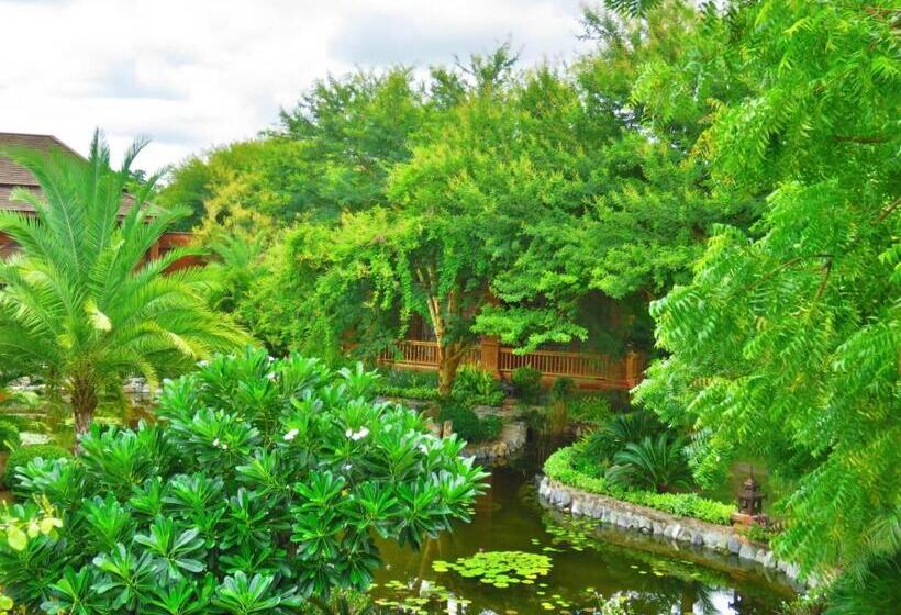 Suite with lake view, Heritage Bagan