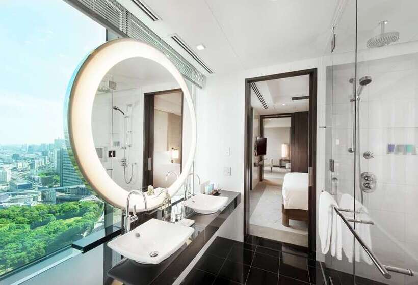 سوئیت با تخت بزرگ, Hilton Astana