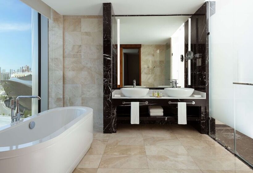 سوییت اجرایی, Hilton Astana