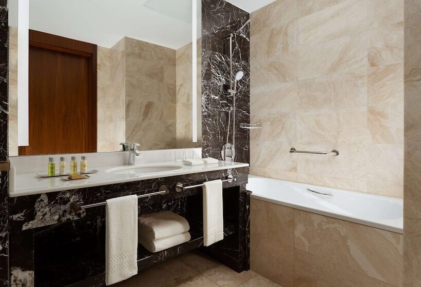 اتاق خانوادگی, Hilton Astana