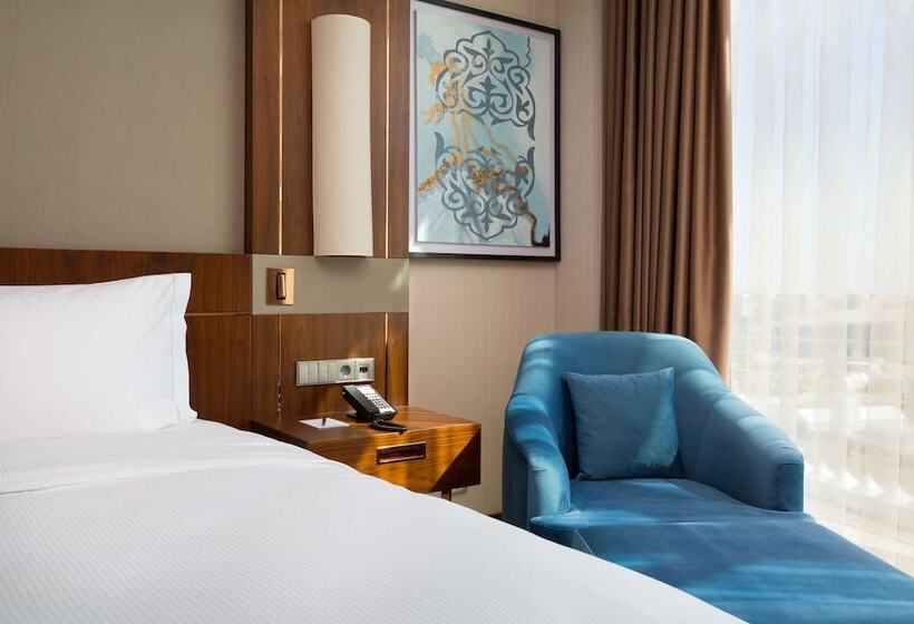 اتاق لوکس با چشمانداز, Hilton Astana