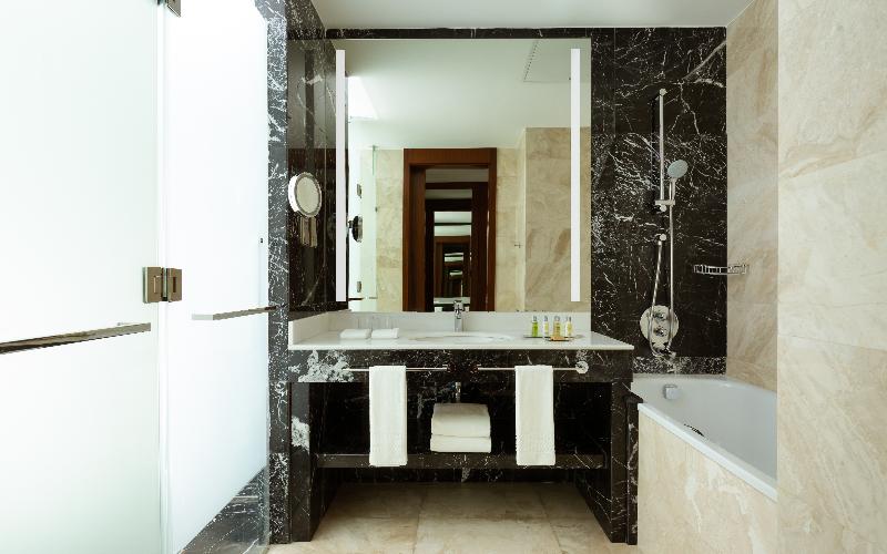 اتاق لوکس با چشمانداز, Hilton Astana