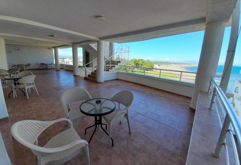 Standard Triple Room with Terrace, Rosa Negra