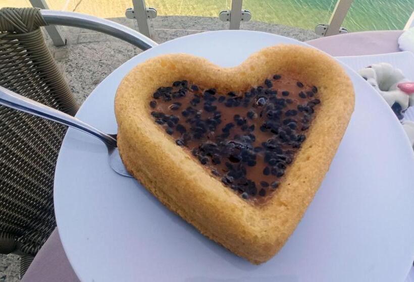 Семейный Номер, Boutique Coração Aberto