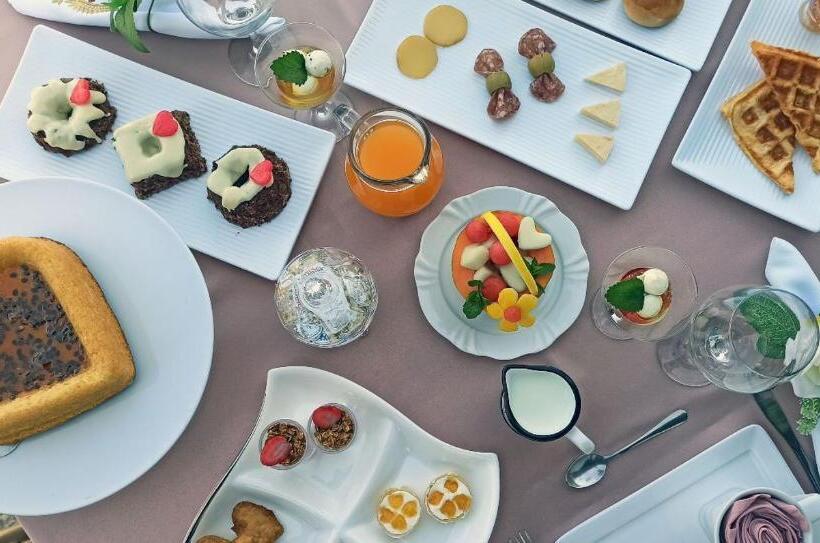 Семейный Номер, Boutique Coração Aberto