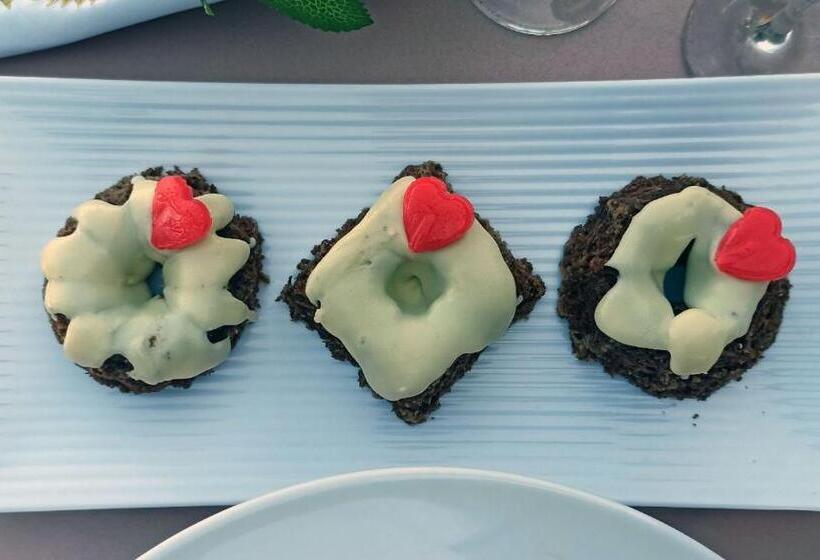 Семейный Номер, Boutique Coração Aberto