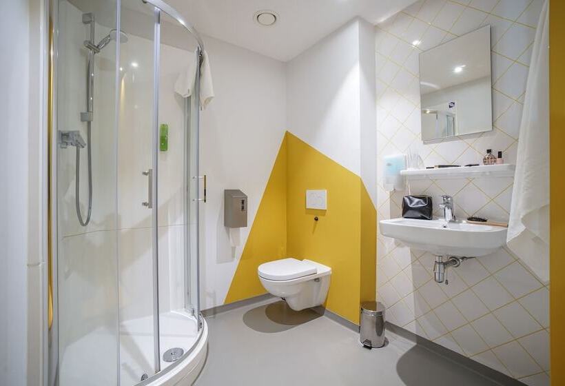 غرفة عائلية, Via Amsterdam