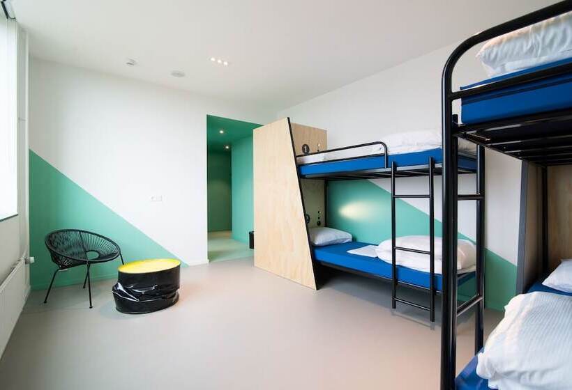 سرير فى غرفة مشتركه, Via Amsterdam