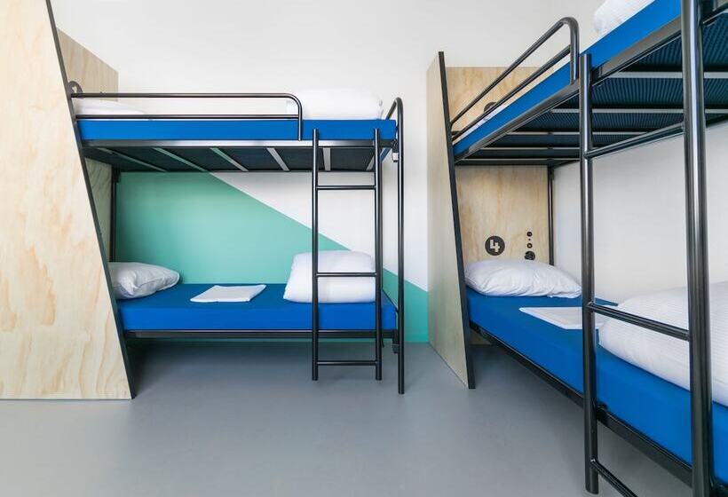 سرير فى غرفة مشتركه, Via Amsterdam