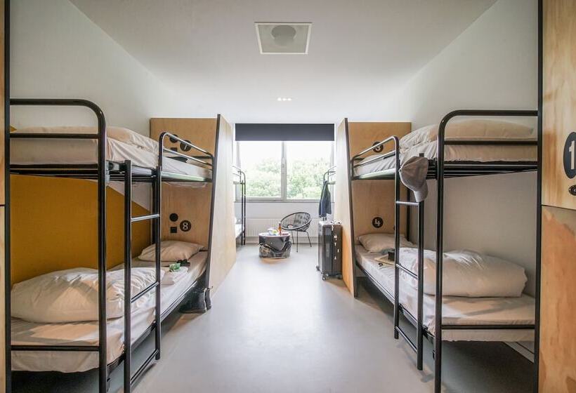 سرير فى غرفة مشتركه, Via Amsterdam