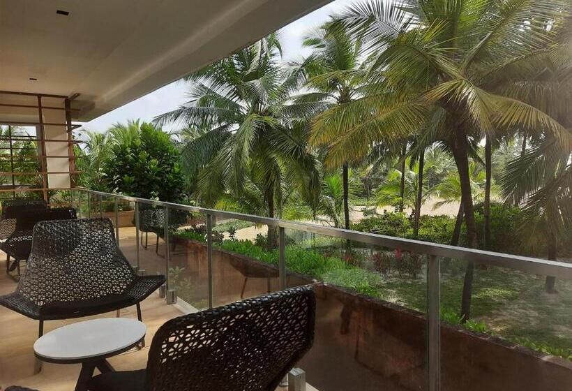 סוויטה עם בריכה, Azaya Beach Resort Goa