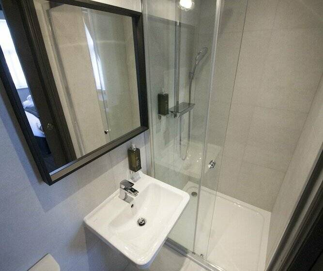 חדר דלוקס, The Duke Rooms London