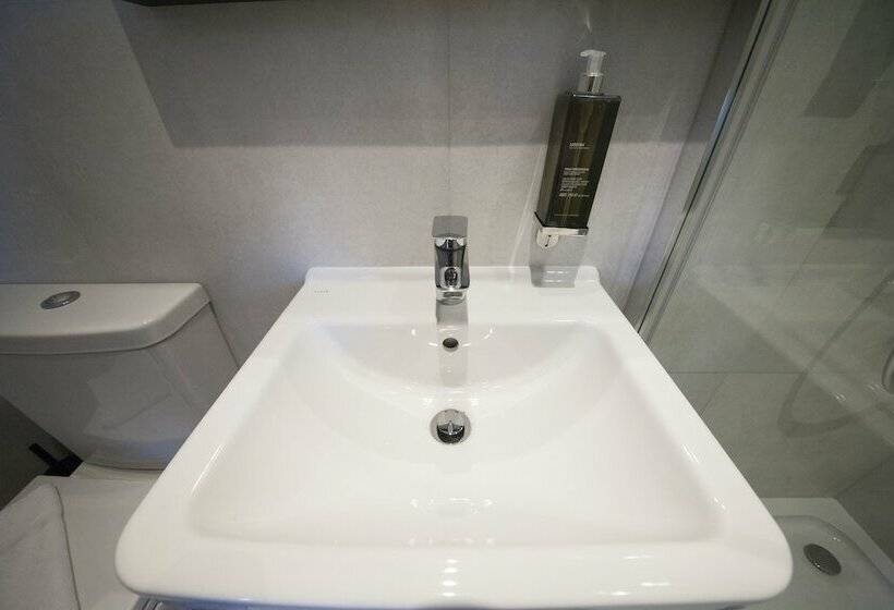 חדר דלוקס, The Duke Rooms London