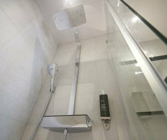 חדר דלוקס, The Duke Rooms London