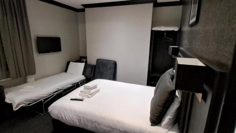 חדר דלוקס לשלושה, The Duke Rooms London