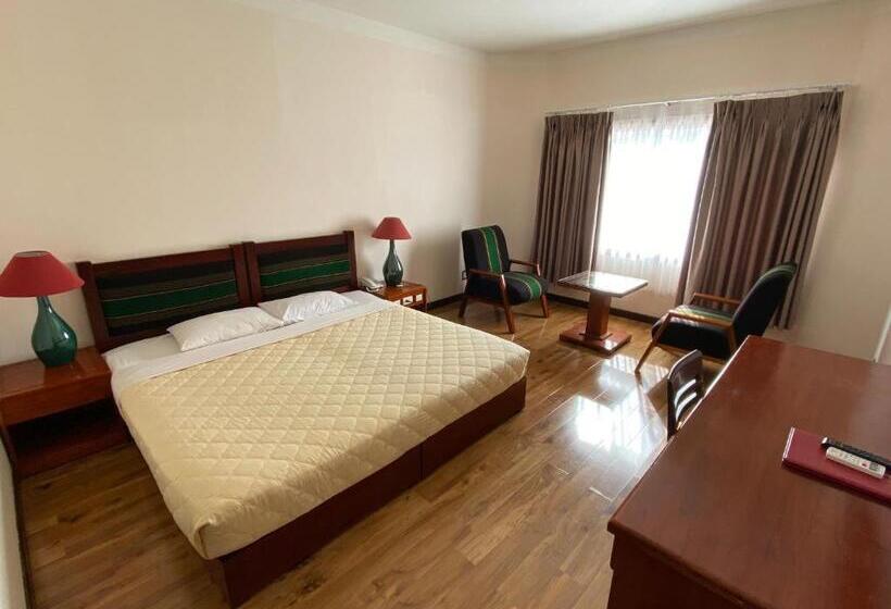 اتاق سوپریور, Dam San