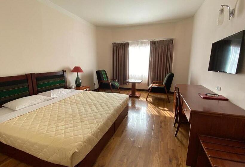 اتاق سوپریور, Dam San