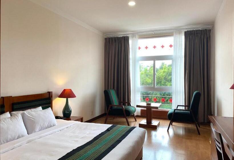 اتاق لوکس, Dam San