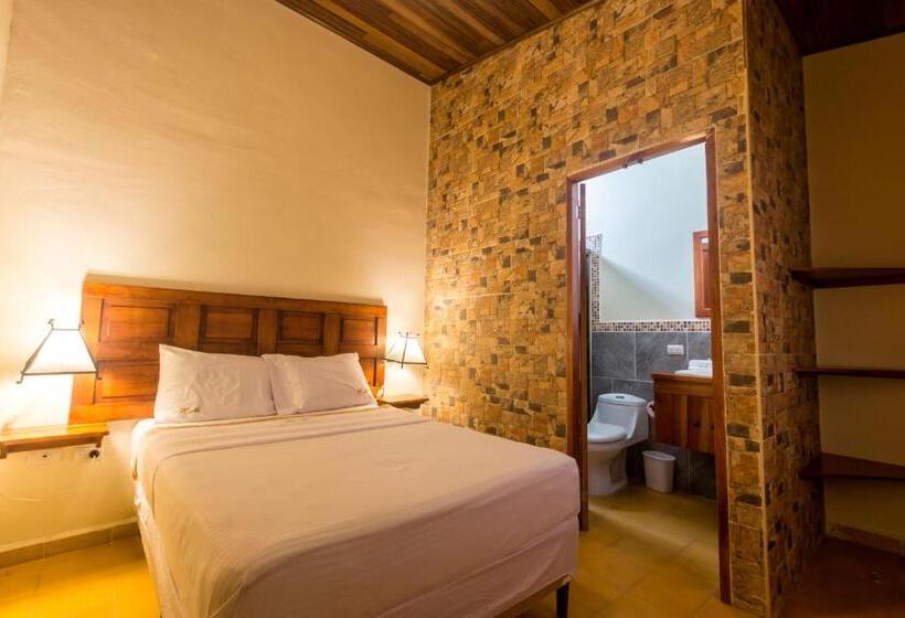 اتاق استاندارد, Mirna & Oct