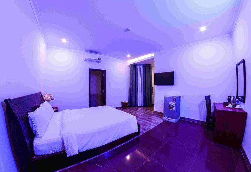 اتاق لوکس, Sunny