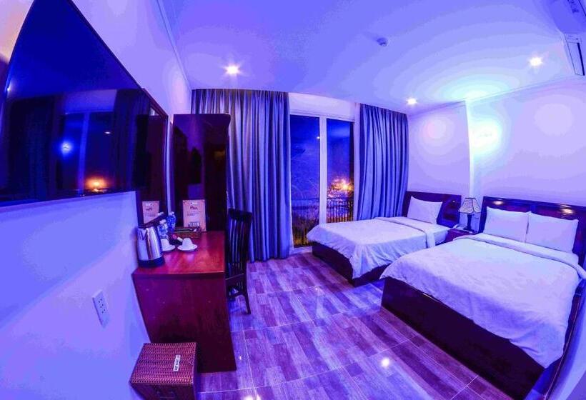 اتاق لوکس چهار تخته, Sunny