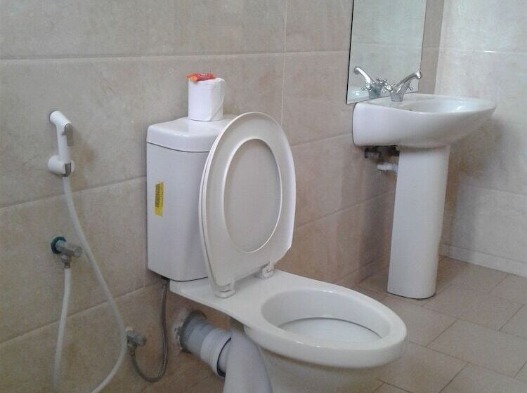 اتاق لوکس, New Fq Motel