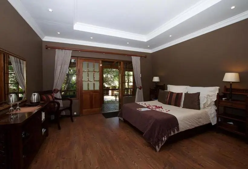 اتاق استاندارد, Tuskers Bush Lodge B&b