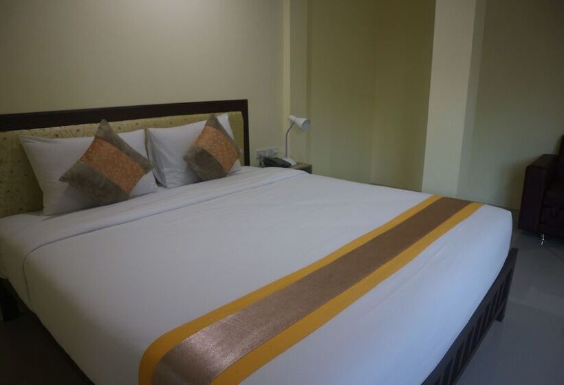 디럭스 룸, Anyavee Nam Mao Beach Resort