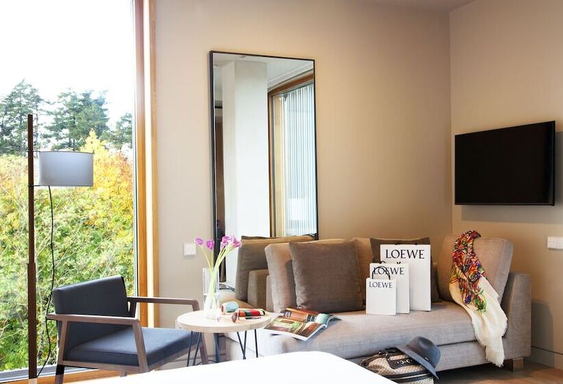 جناح جونيور مزوَّد بتراس, Arima & Spa   Small Luxury Hotels