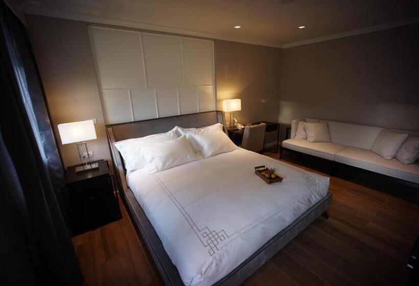 套房, Nirvanan House